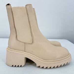 Vince Camuto Women's Anikaaa Cream Lug Sole Platform Chelsea Boots Size 8.5